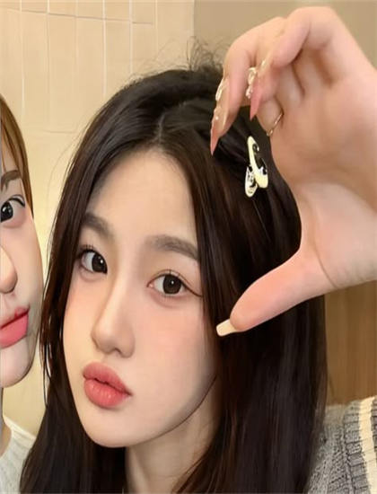 野花社区高清在线观看视频_泡个美女老总做老婆_雷雨请绕飞短剧免费观看